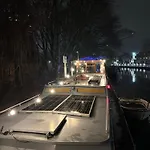 London Dutch Barge - Sleeps 3 & Cosy Fireplace